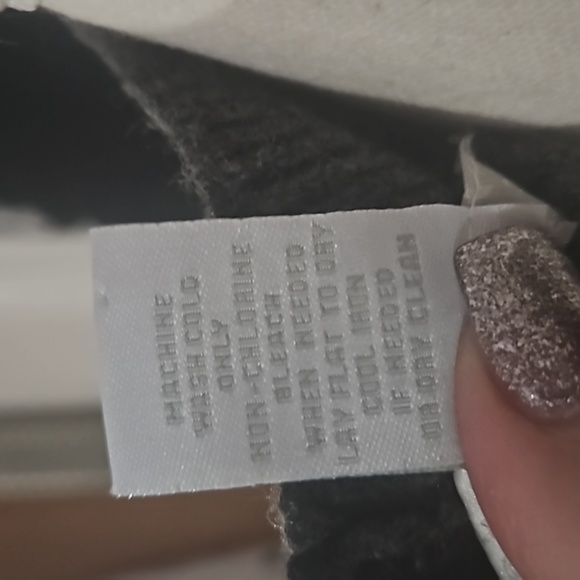 Design History sweater - Picture 7 of 7